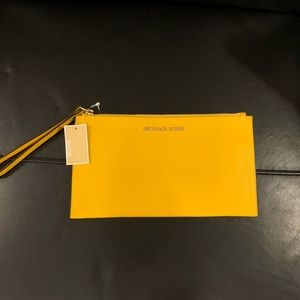 NWT Micheal Kors Wristlet